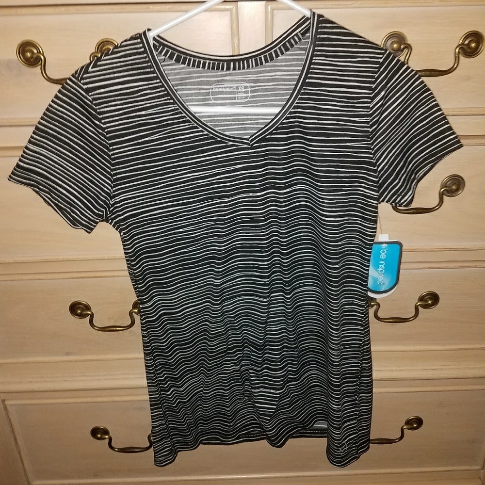 Be Inspired black and white striped active T-shirt
